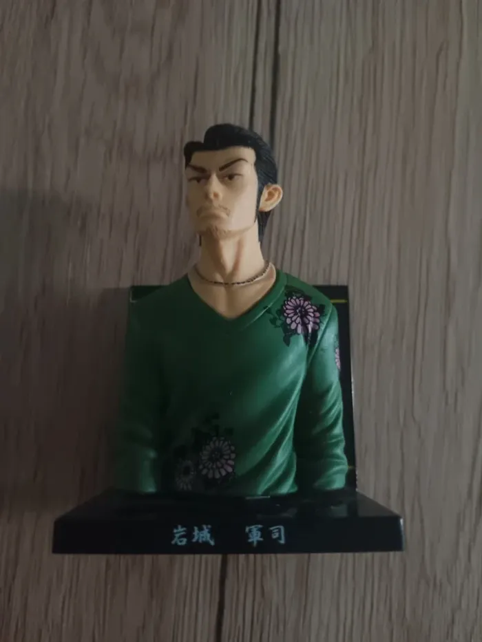 Figurine close x worst gunji iwaki - photo numéro 2