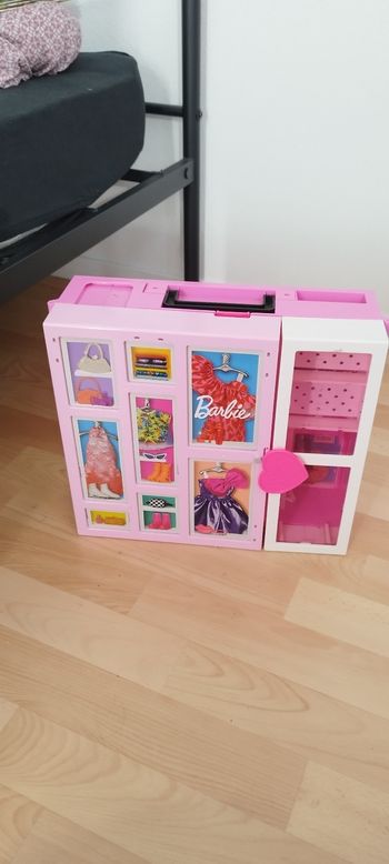 Dressing Barbie