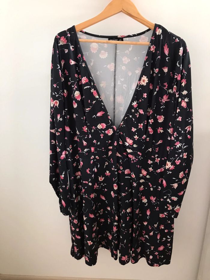 Robe fleurs taille 4XL shein