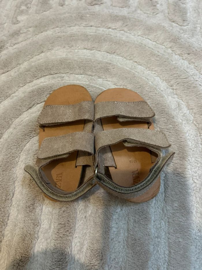 Sandales Zara taille 17/18 - photo numéro 2