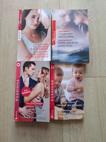 Lot de 4 romans Harlequin collection Passions en bon état