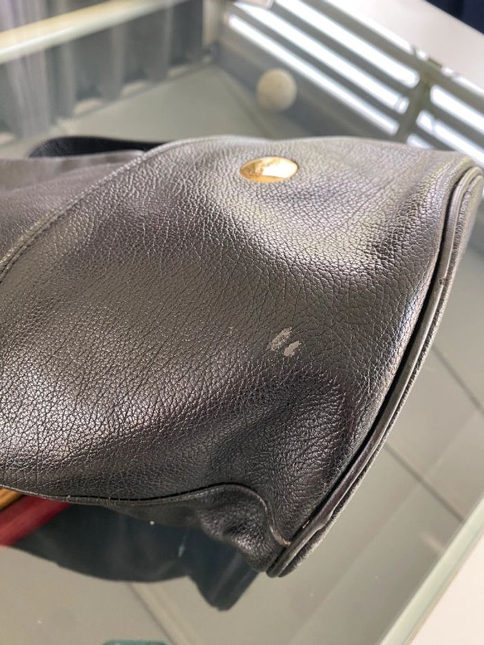 Sac Mac Douglas cuir noir porté épaule - photo numéro 6