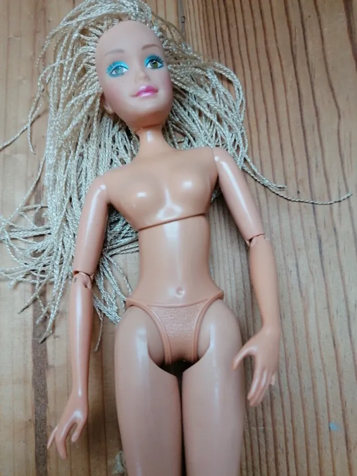 Poupée barbie - photo numéro 4
