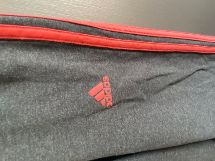 Legging Adidas taille XS - photo numéro 2
