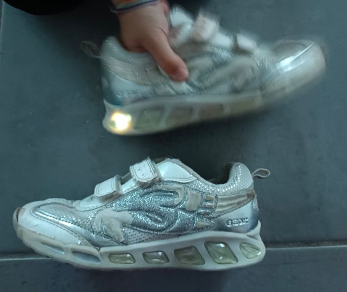Baskets lumineuses Geox fille en 29 - photo numéro 6
