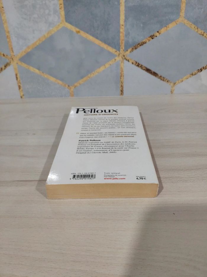 Livre poche histoire d'urgences Pelloux dans les coulisses du monde hospitalier - photo numéro 4