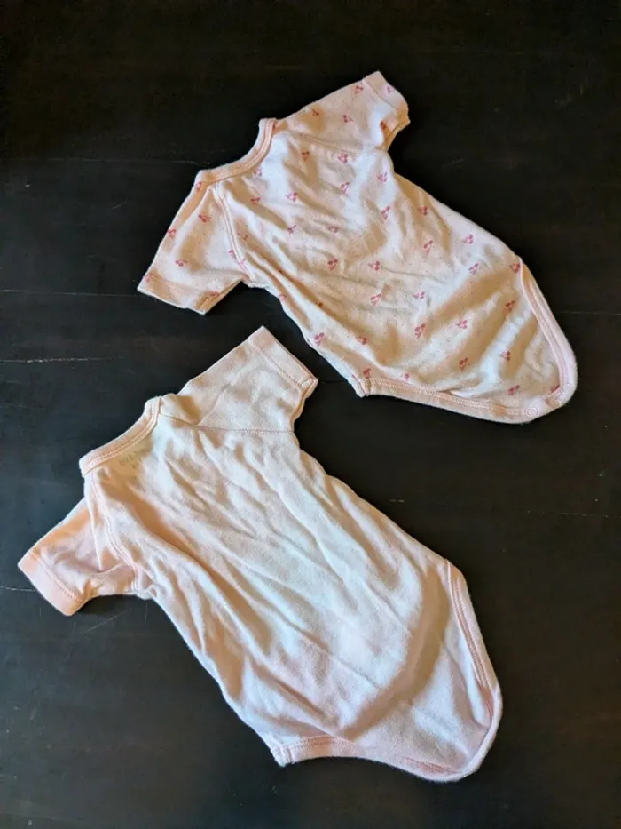 Lot 2 bodies 1mois - photo numéro 2
