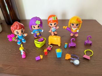 Lot 4 poupées Pinypon avec accessoires
