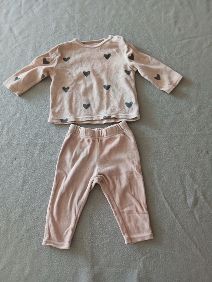 Lot pyjamas 2 pièces 12 mois - photo numéro 2