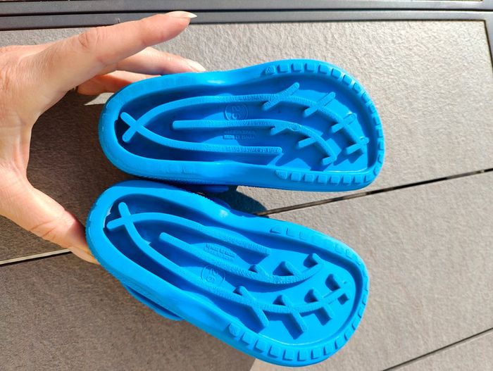 Crocs Chico bleu taille 26 en TBE - photo numéro 6