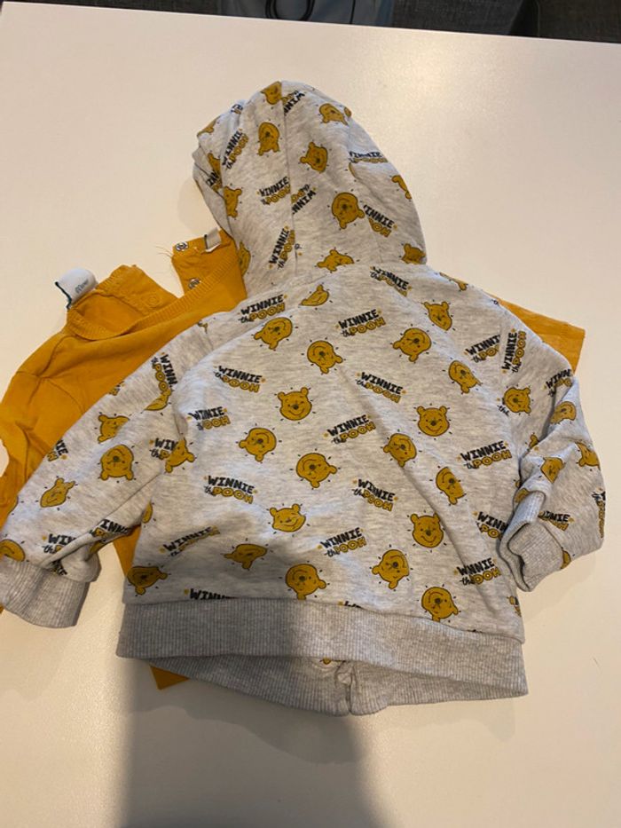 Lot gilet et teeshirt Winnie l’ourson Disney baby 6 mois - photo numéro 6