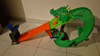 Circuit monster trucks