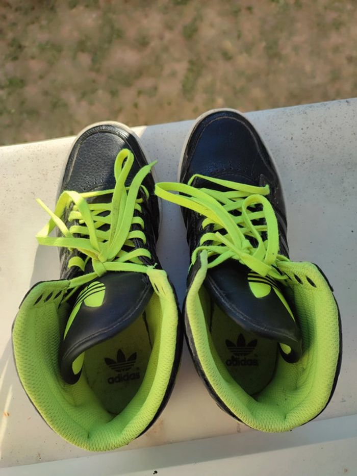 Baskets montantes adidas noire et fluo - photo numéro 2
