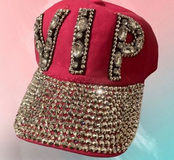 Casquette VIP avec strass