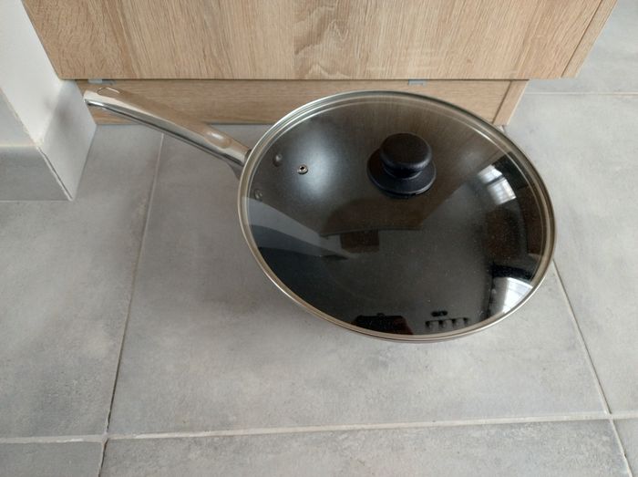 Wok avec couvercle - photo numéro 2