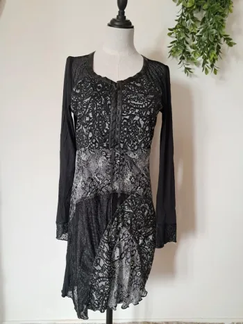 Robe noire et grise