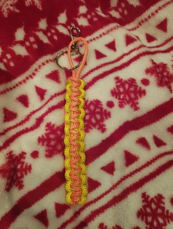 Porte clés en paracorde fait main Orange et jaune