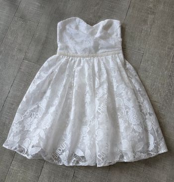 Robe courte dentelle mariage