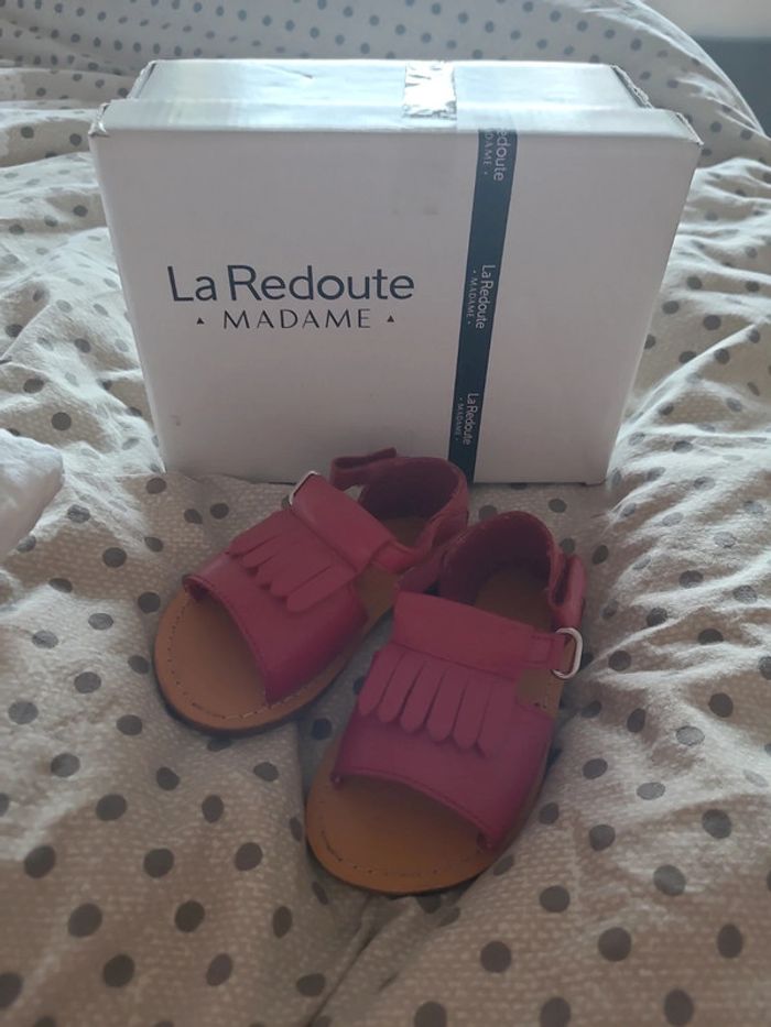 Sandales en cuir fille taille 20 - photo numéro 2