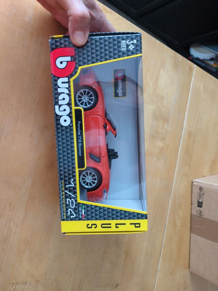 Voiture bburago porche 718 boxster