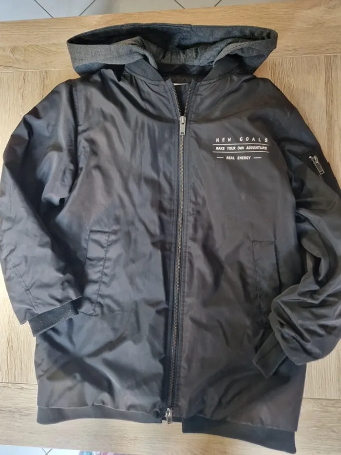 Blouson garçon Zara noir taille 8 ans