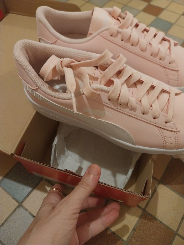 Baskets puma neuves Pointure 36 dans sa boîte - photo numéro 3