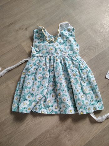 Jolie robe à col