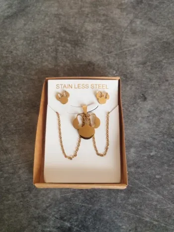 Parure en acier inoxydable doré - collier + boucles d'oreilles
