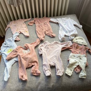 Lot pyjamas bébé 1 et 3 mois