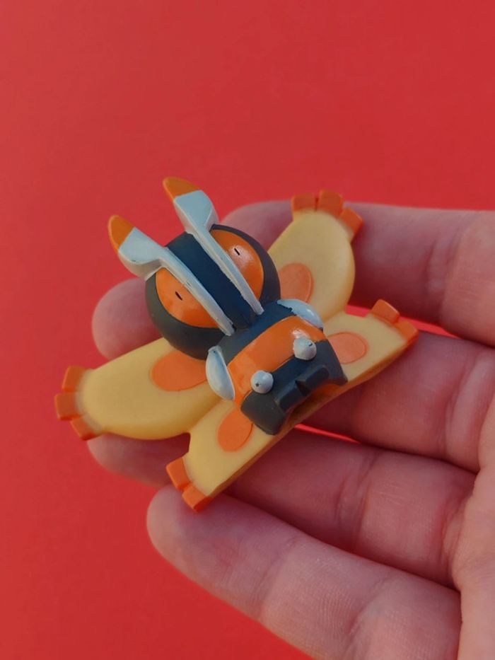 Figurine pokémon - papilord - photo numéro 2