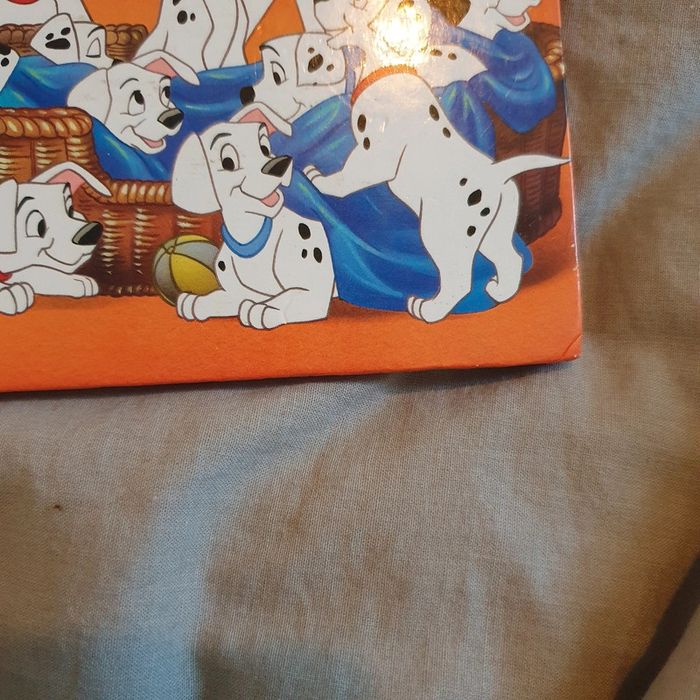 Livre Disney Les 101 Dalmatiens - photo numéro 4