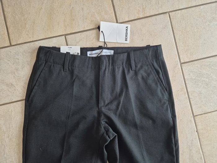 Pantalon noir Flare Bershka - photo numéro 3