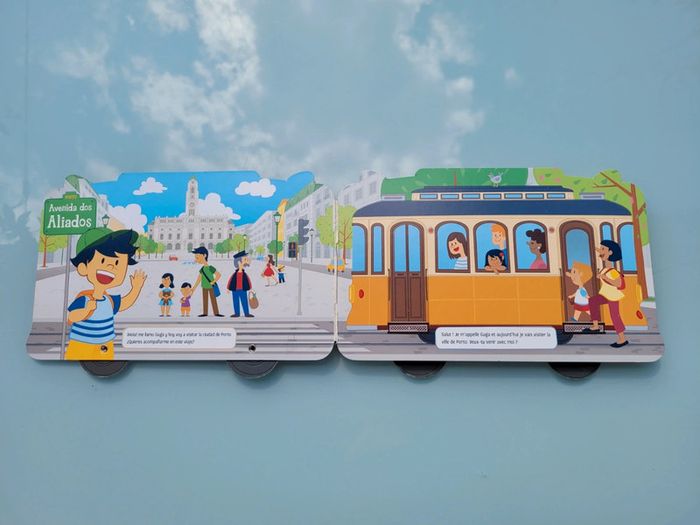 Guga à Porto 🇵🇹 Guga en la ciudad de Oporto, Édition Bilingue, en forme de Tramway 🚊 49 - photo numéro 3