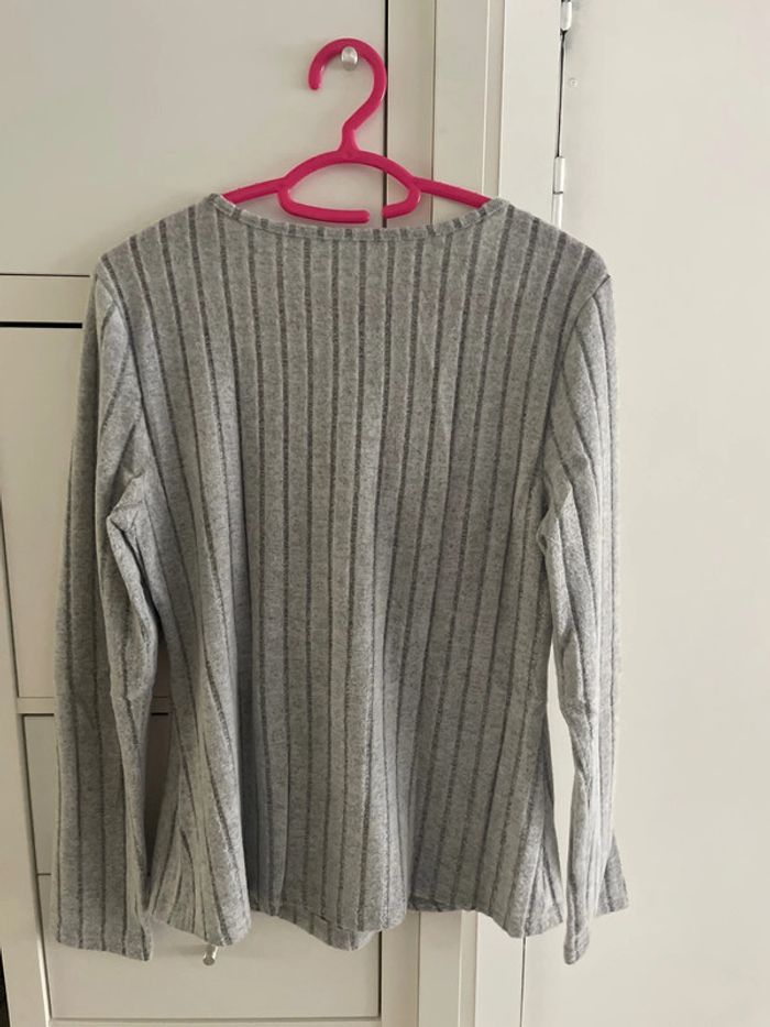 Pull gris - photo numéro 2