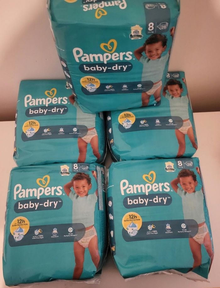 Couches pampers taille 8