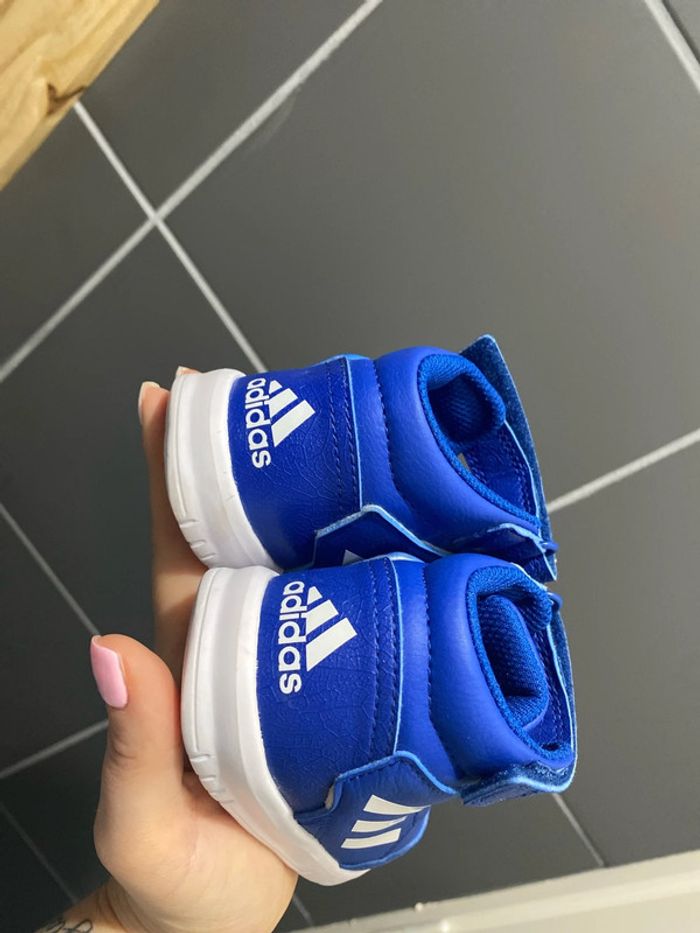 Basket taille 22 neuve - photo numéro 2