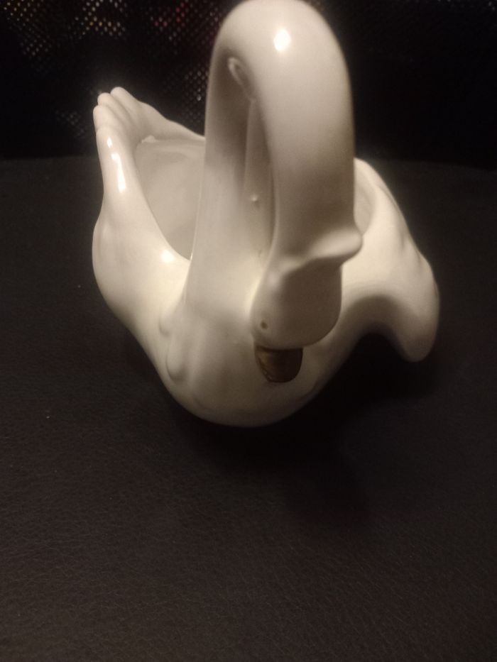 Cache-pot en forme de cygne - photo numéro 3
