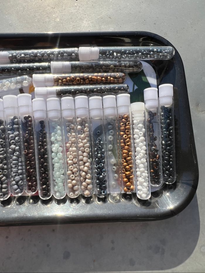 Lot de perles multicolores en tubes - photo numéro 4