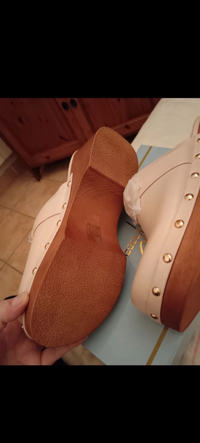 Sabots beige neuf taille 39 - photo numéro 6