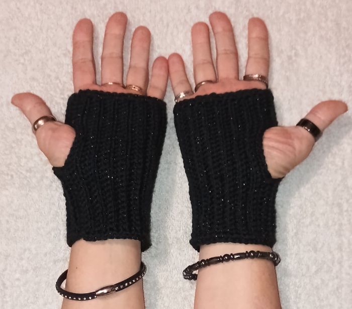 Mitaines "NUIT ETOILEE" fait main au crochet taille M/L - photo numéro 4