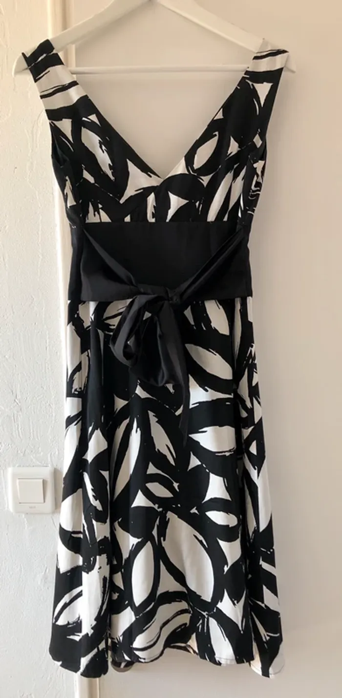 Robe Esprit 34 noire et blanche - photo numéro 2