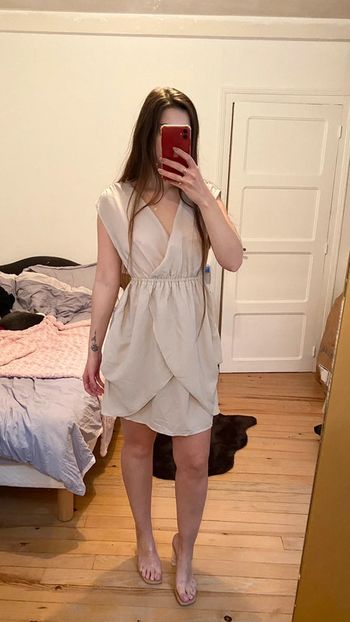 Robe beige croisée