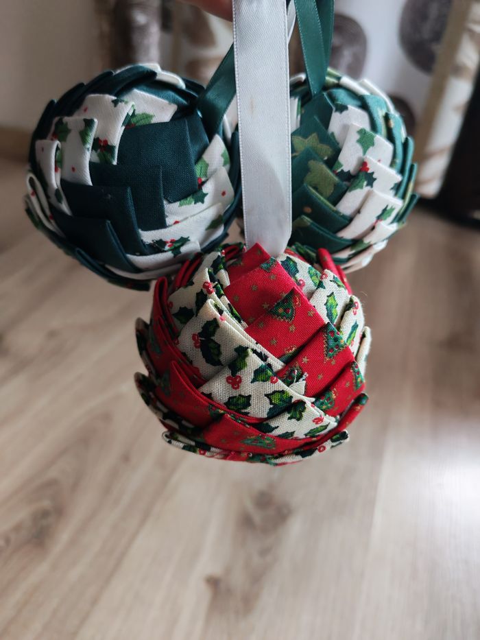 Boules de Noel lot de 3 origami ou patchwork en tissu - photo numéro 2