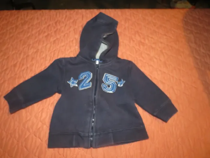 gilet a zippé taille 9 mois - photo numéro 2
