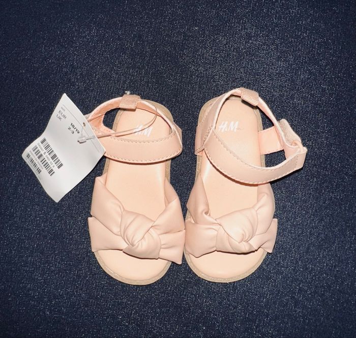 Sandale Neuf jamais portée avec étiquette - H&M 18/19EUR
