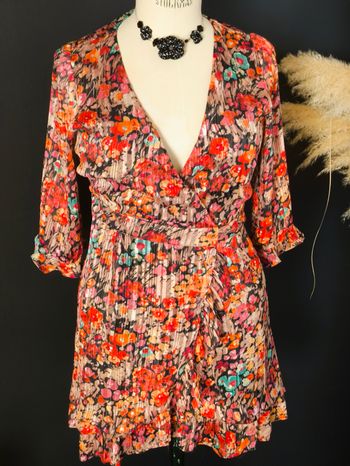 Robe cache coeur colorée