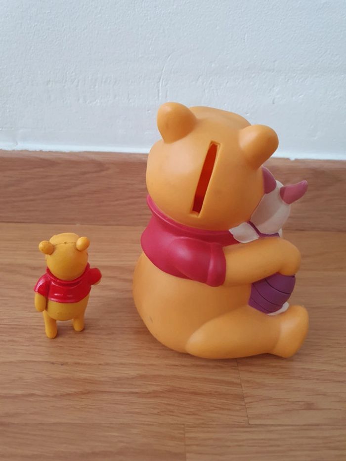 Tirelire et figurine winnie l'ourson - photo numéro 3
