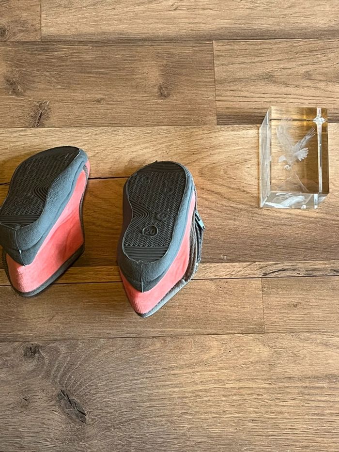 Je vend des chaussons neuf sans etiquette - photo numéro 3