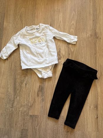 Ensemble haut/body + pantalon velours 6 mois