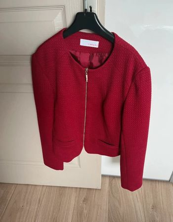 Veste rouge camaïeu